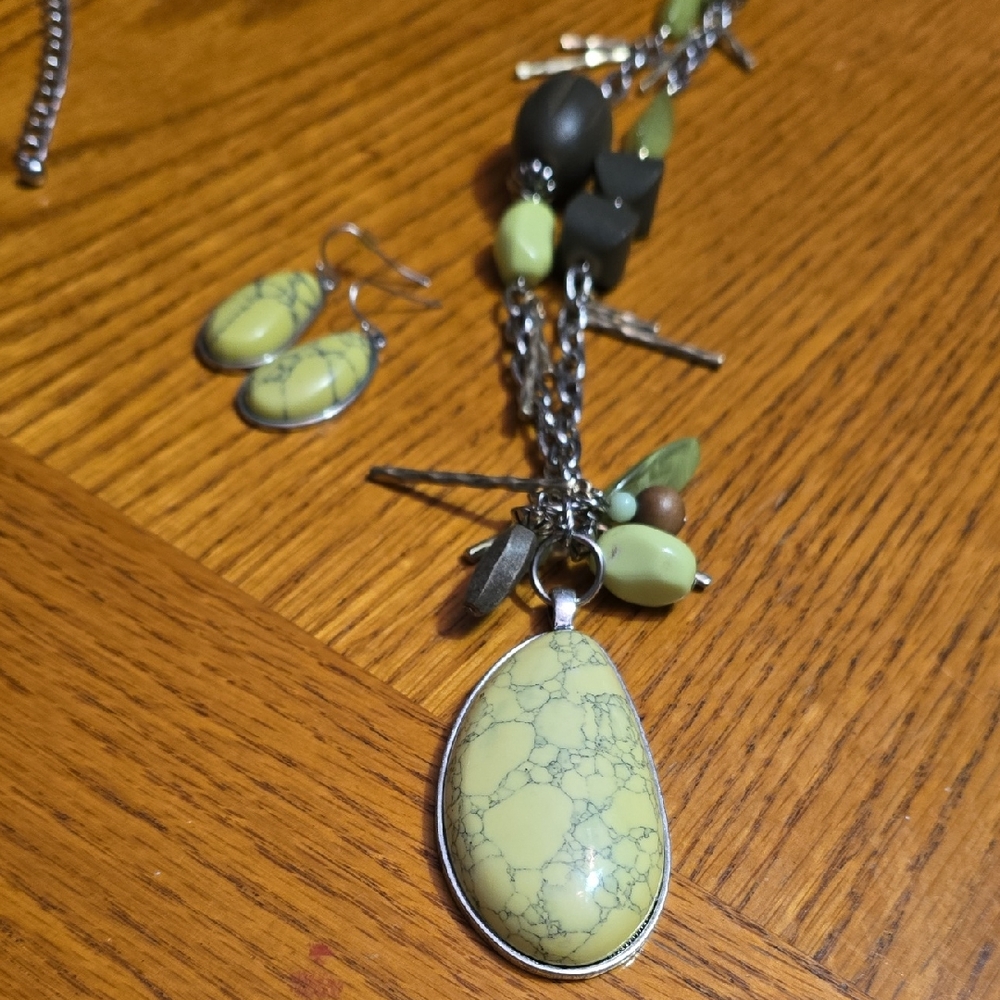 Chicos Green Stone Necklace and Earring Set